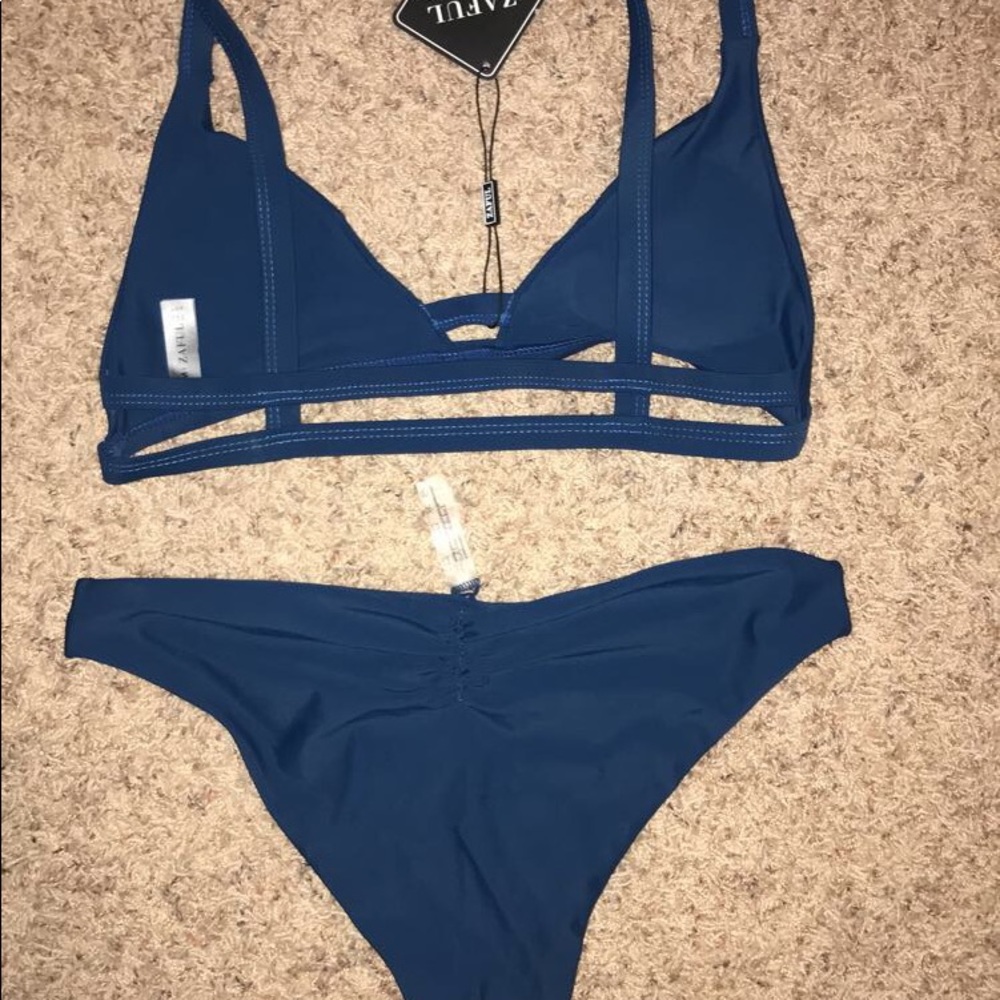 Blue bikini - Picture 2 of 2